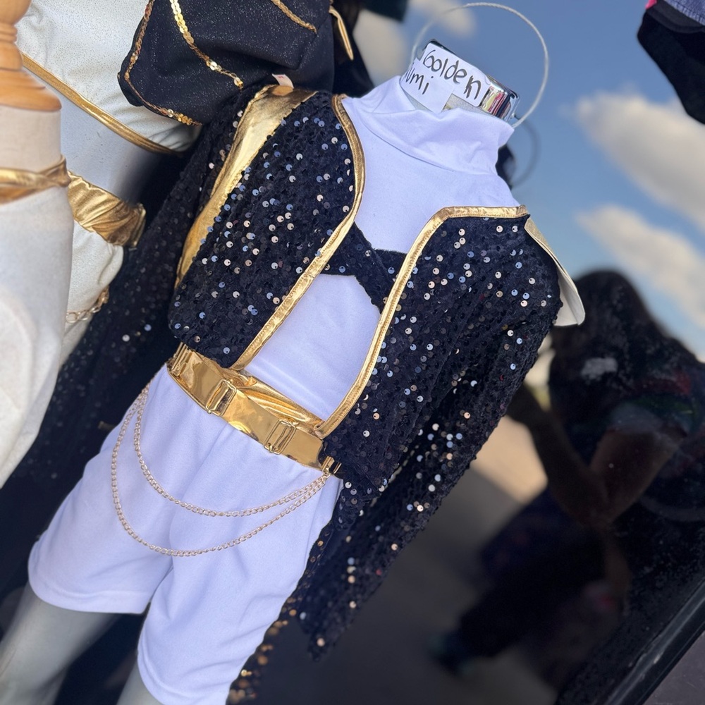 KPOP demon hunters Rumi golden costume